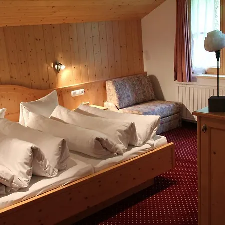 Hotel Garni Alpina 3*