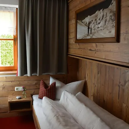 Hotel Garni Alpina Damuels